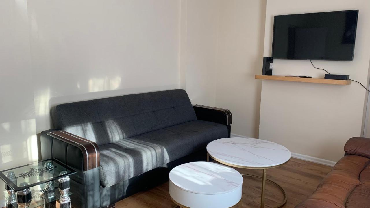 Two Bed Holiday Apartment 伦敦 外观 照片