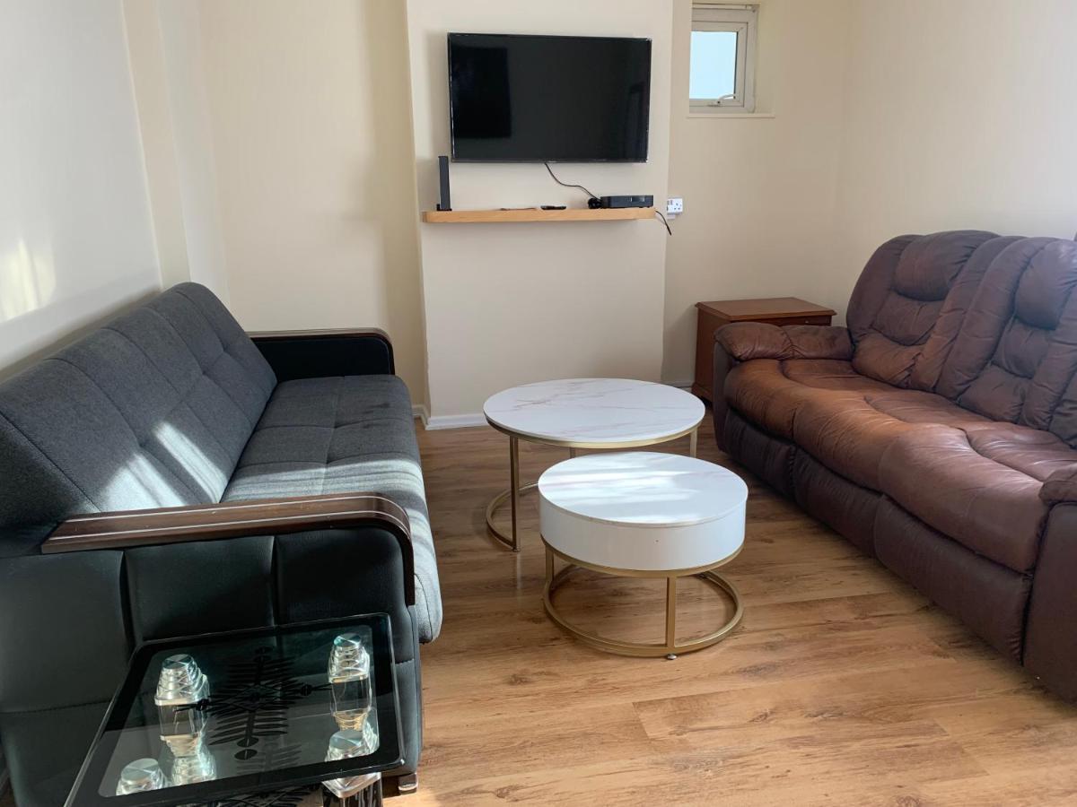 Two Bed Holiday Apartment 伦敦 外观 照片
