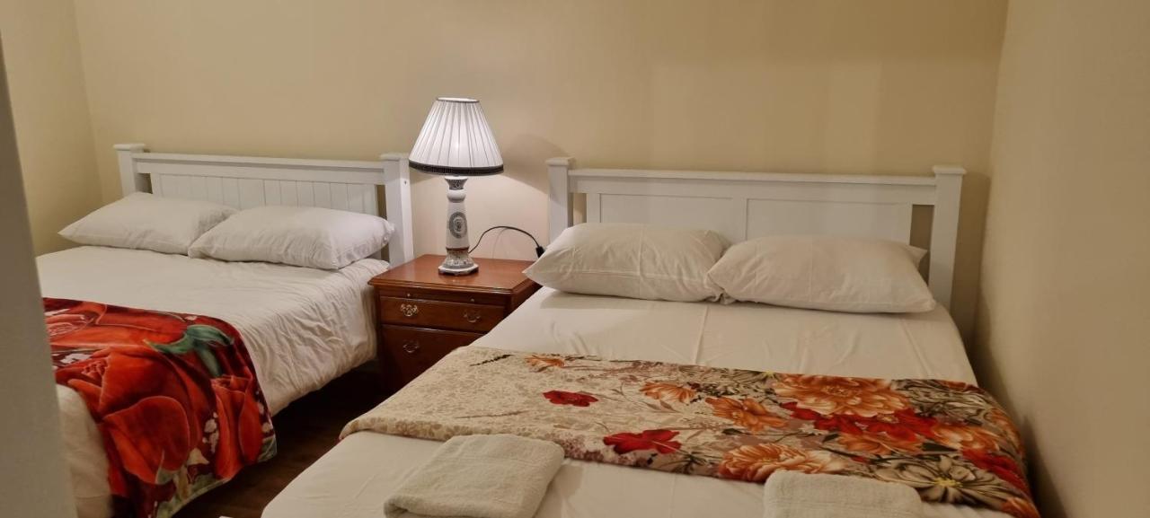 Two Bed Holiday Apartment 伦敦 外观 照片